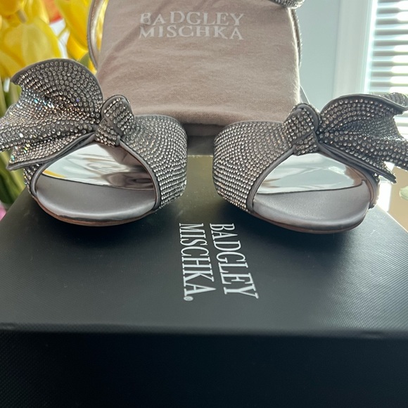 Luxe Badgley Mischka Strappy Sandal - Picture 5 of 8